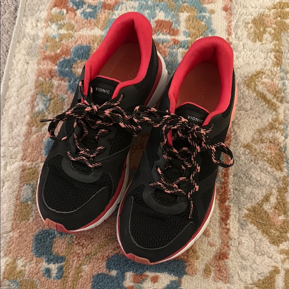 Vionic Tokyo Sneakers
